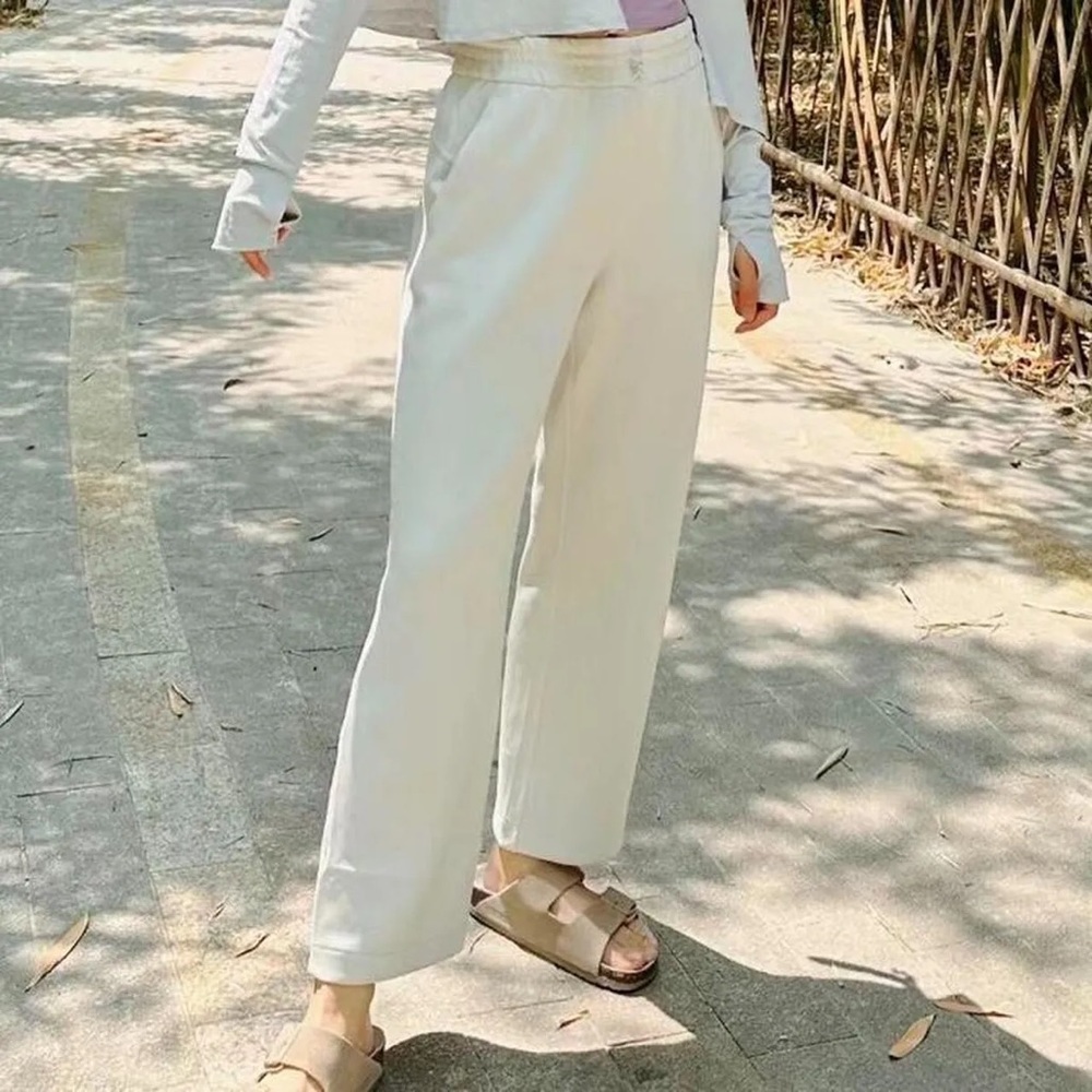 Lululemon Softstreme High Rise Straight Leg Crop Lemon Sorbet Size 2 EUC Cropped